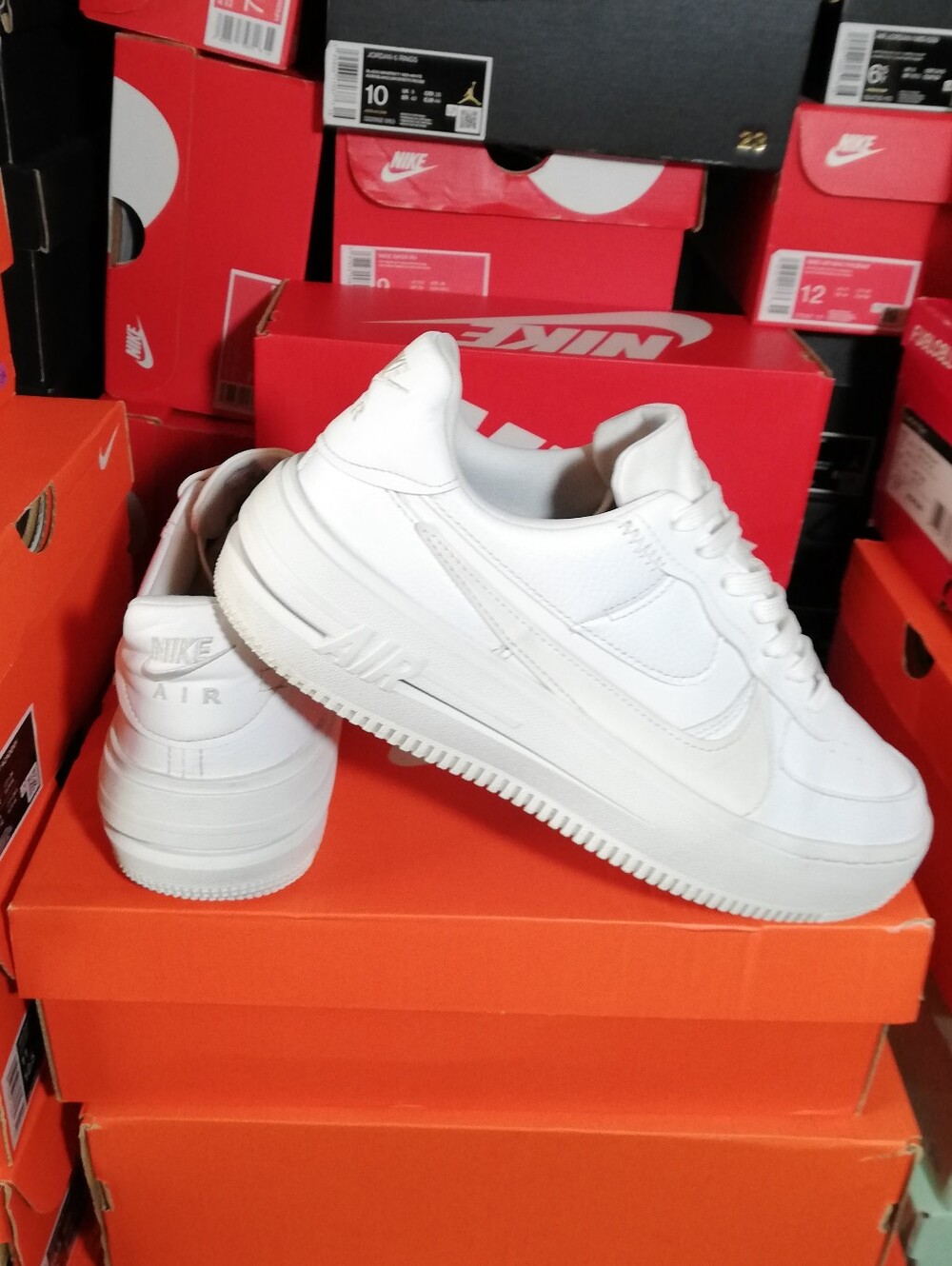 NIKE AIR FORCE 1 PLATFORM WOMEN'S US SIZE 9 GREAT CONDITION